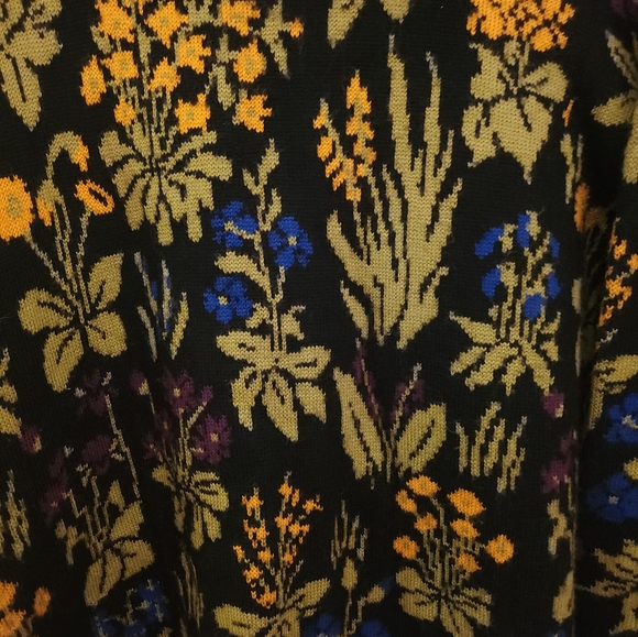 Vintage Nordic Style Floral Knit Sweater - Picture 11 of 16